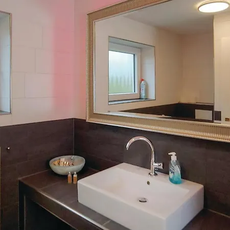 2 Bedroom Amazing In דירה Dagebüll